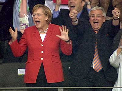 Merkels Politik: Zuckerbrot und Peitsche?